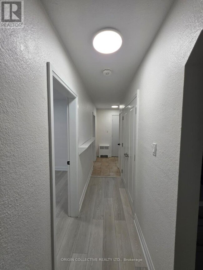 Building Photo - 32 Marchington Cir