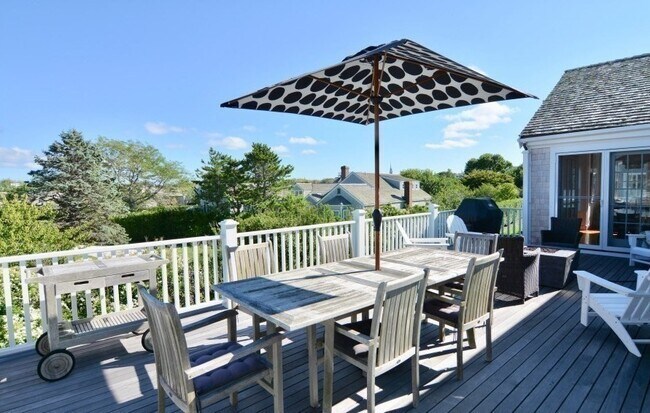 Foto del edificio - 10 Brant Point Road