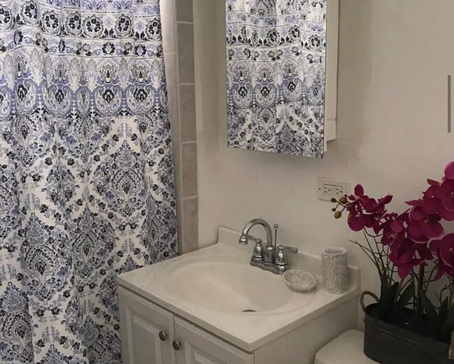 Foto del edificio - 236 Lili?uokalani Ave