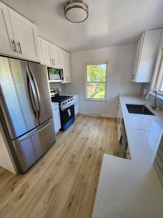 Foto del edificio - 578 Ivy Ct