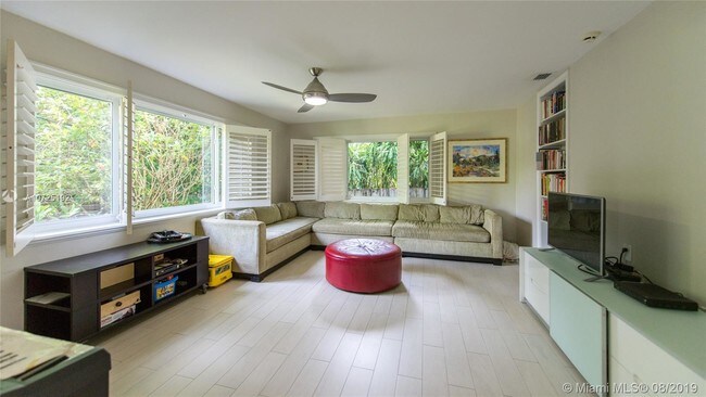 Foto del edificio - 4095 Hardie Ave
