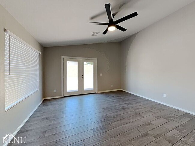 Building Photo - 4715 N 85th Ave
