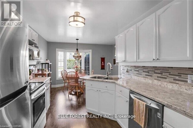 Building Photo - 70 Chapman Ct