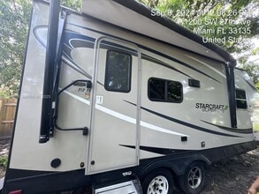 Building Photo - 2723 SW 13th St