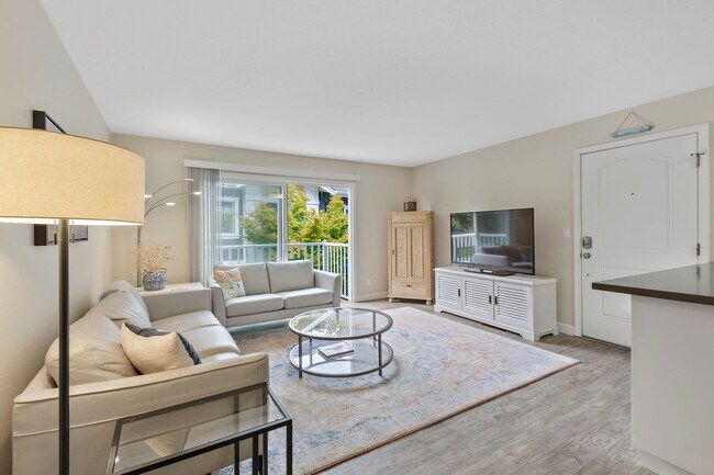 Foto del edificio - 2Bd/1Ba Clean Condo near Sunny Cove! ( Co-...