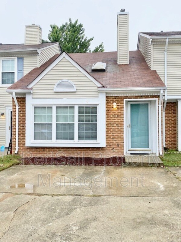 Foto del edificio - 23 Riverchase Dr