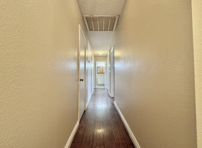Building Photo - 3845 E Arizona Ave