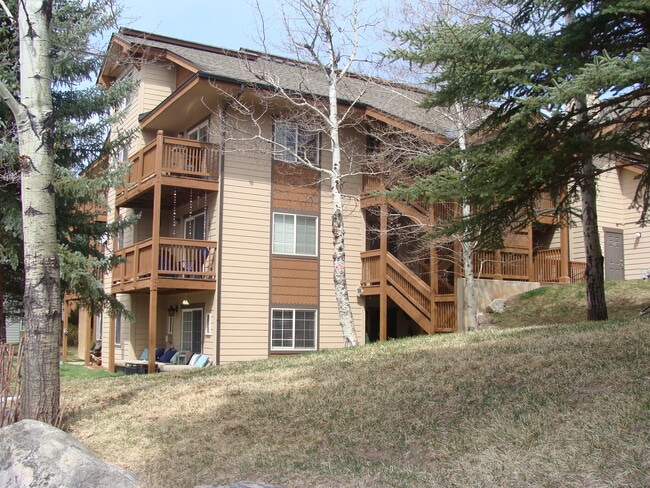 1902 Crazy Horse Cir