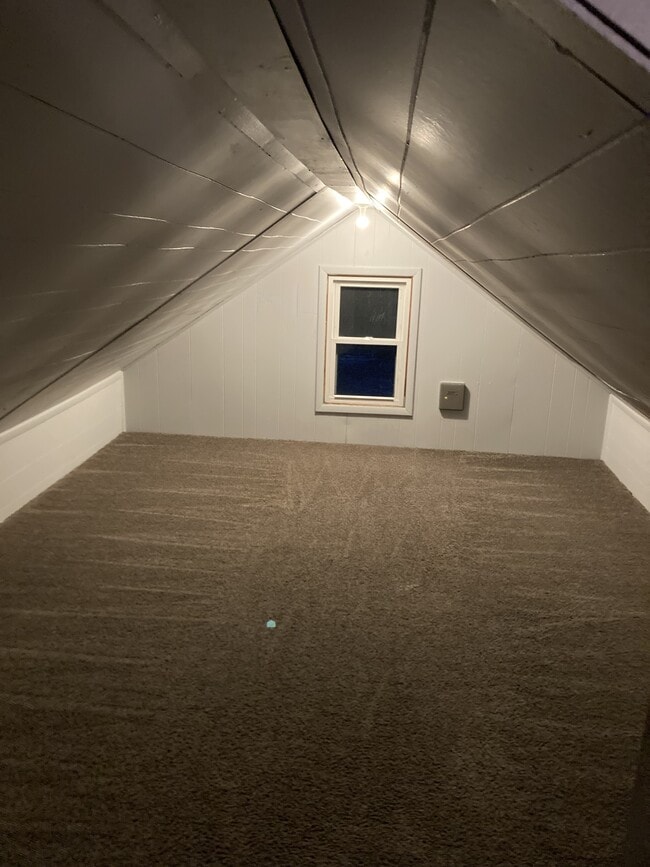 Building Photo - 403 Grand St