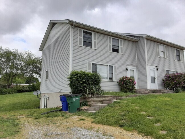 Foto del edificio - Christiansburg, 3 BR / 1.5 BA, Available M...