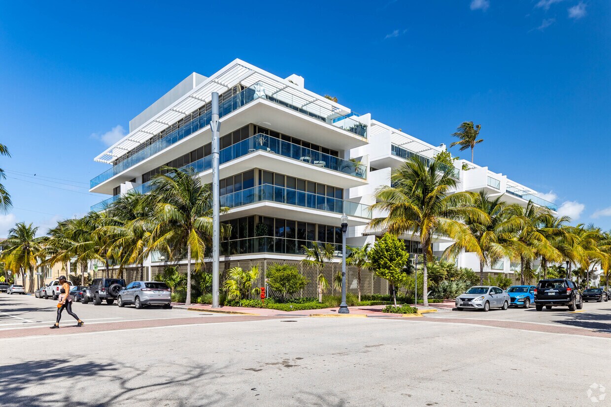 Foto principal - 300 Collins Ave