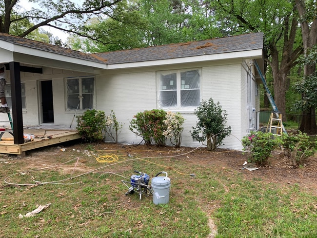 Building Photo - 649 Sunnybrook Rd