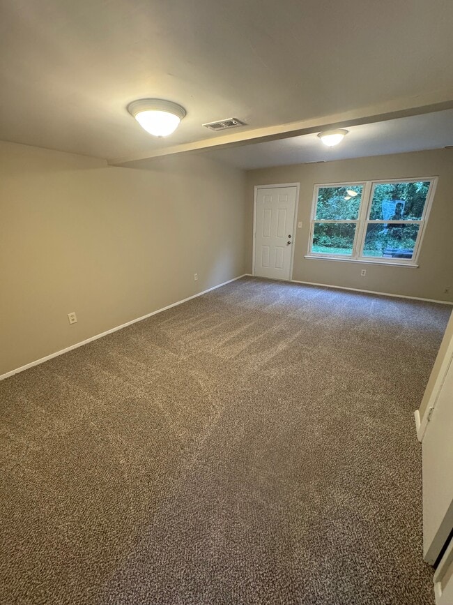 Building Photo - 4666 Greenwood Dr