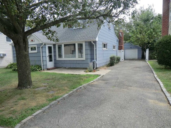 Building Photo - 81 Horton Ave