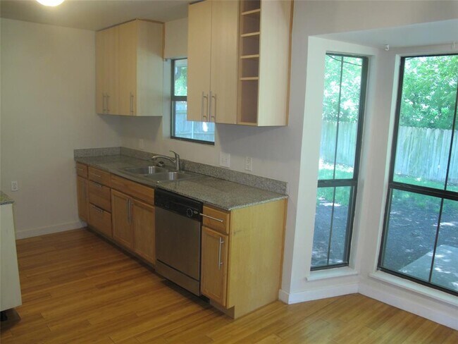 Foto del edificio - 4907 Richmond Ave