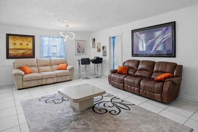 Foto del edificio - 121 SW 28th Terrace