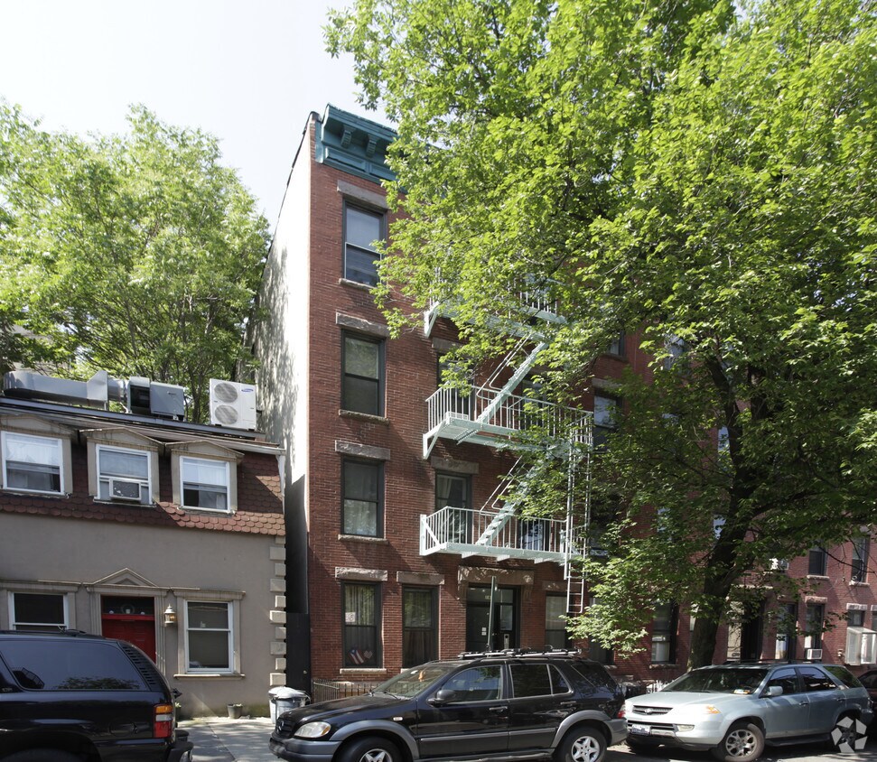 Primary Photo - 180 Union St