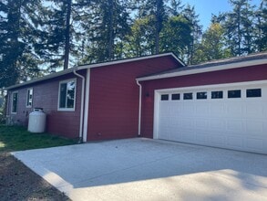Building Photo - 5556 Double Bluff Rd