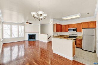 Building Photo - 859 Catalpa Court