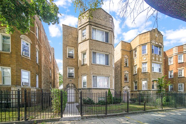 Foto del edificio - 7828 S Winchester Ave