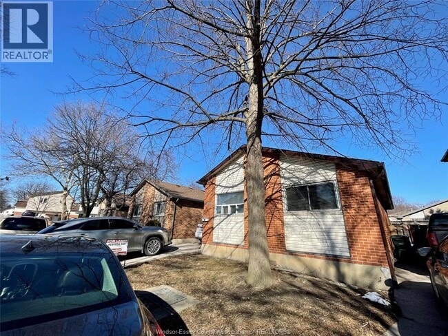 Building Photo - 8477 Darlington Crescent