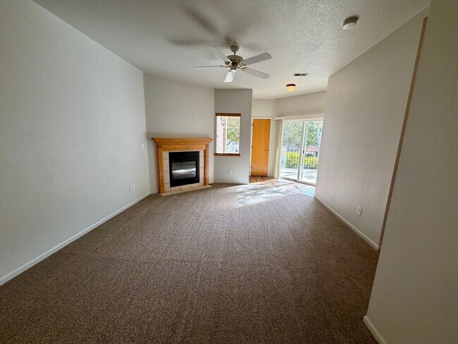 Building Photo - 950 52nd Ave Ct