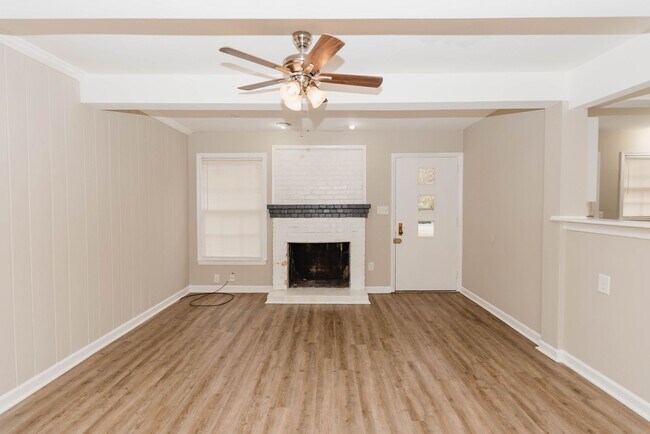 Foto del edificio - 2780 Hall Dr SE