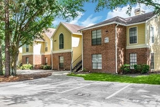 Building Photo - 8613 Mallard Reserve Dr