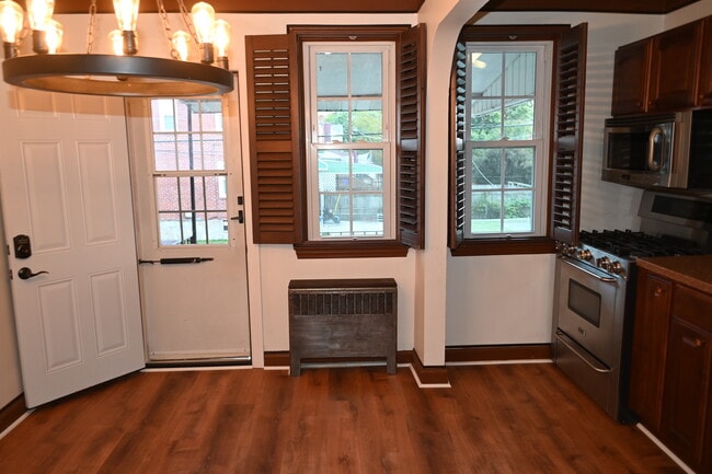Building Photo - 3507 Wilkens Ave
