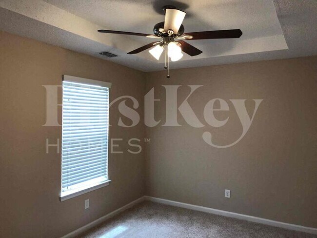 Building Photo - 171 Stillwood Dr