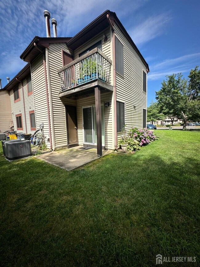 Building Photo - 503 Samuel Ct