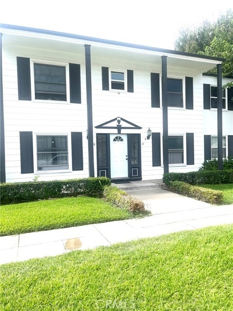 Building Photo - 2 E Newman Ave
