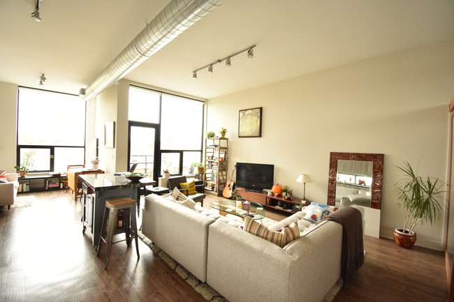Foto del edificio - 4234 N Western Ave