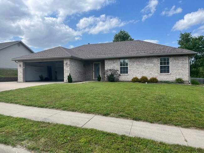 Building Photo - 629 Woodland Park Dr