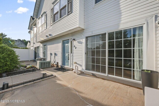 Foto del edificio - 62 Dover Ct