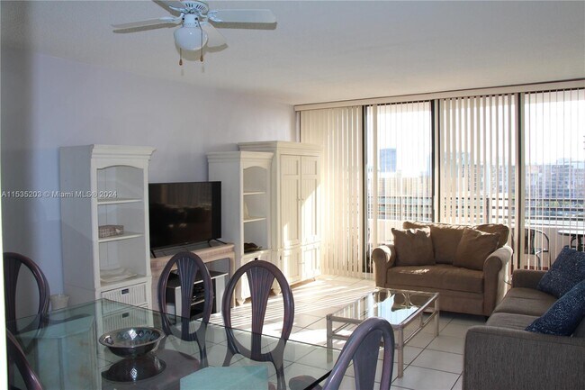 Building Photo - 3505 S Ocean Dr