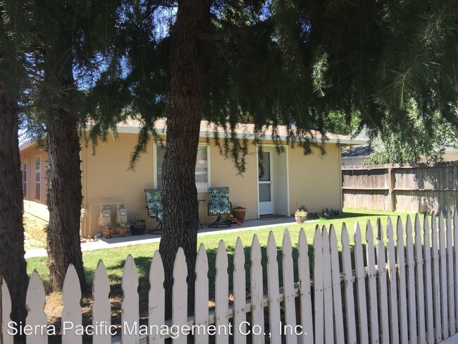Building Photo - 453-453 Tuttle Ln