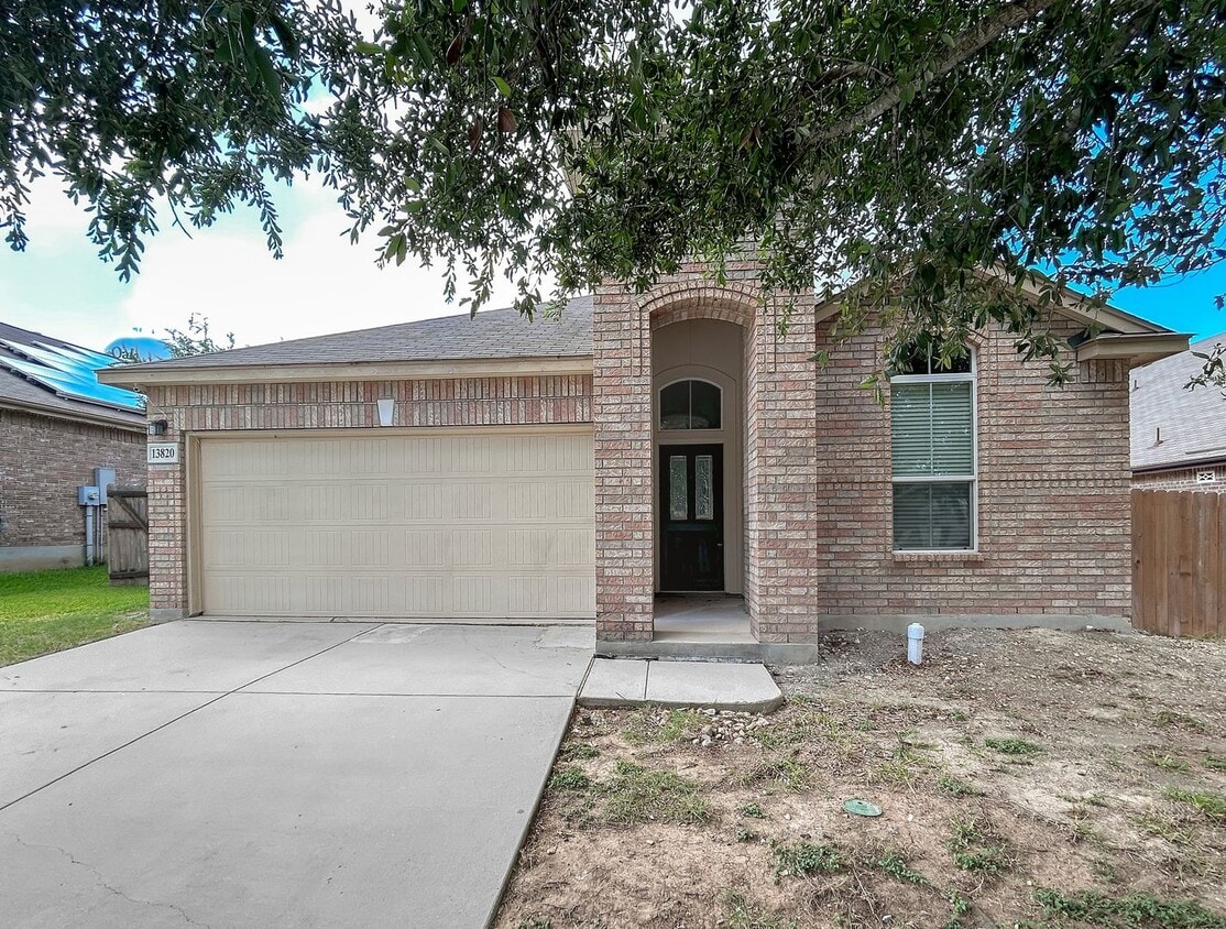 Foto principal - One-Story Home with Office in Bridlewood P...