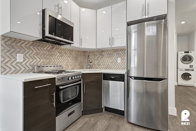 Foto del edificio - 65 Seaman Ave