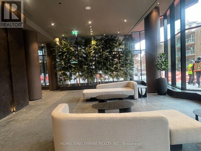 Photo du bâtiment - 120 Broadway Ave