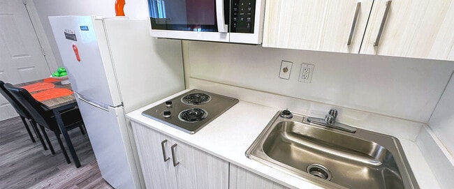 Building Photo - Siegel Select Jacksonville/Orange Park