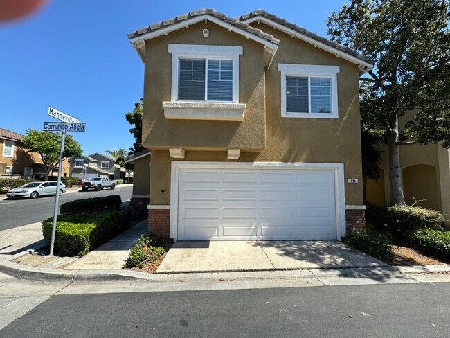Foto del edificio - Beautiful 3 Bedroom 2.5 Bathroom Home in W...