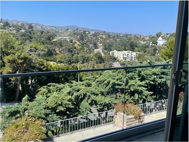 Building Photo - 17337 Tramonto Dr