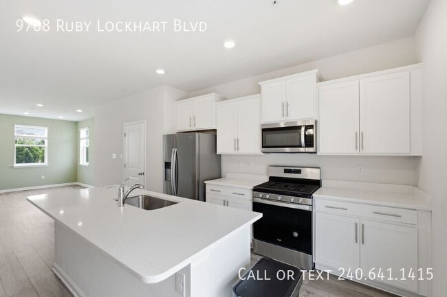 Foto del edificio - 9708 Ruby Lockhart Blvd