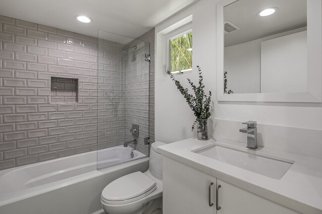 Building Photo - 6611 Leland Way
