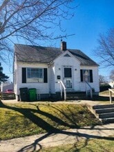 Building Photo - 929 Devine St
