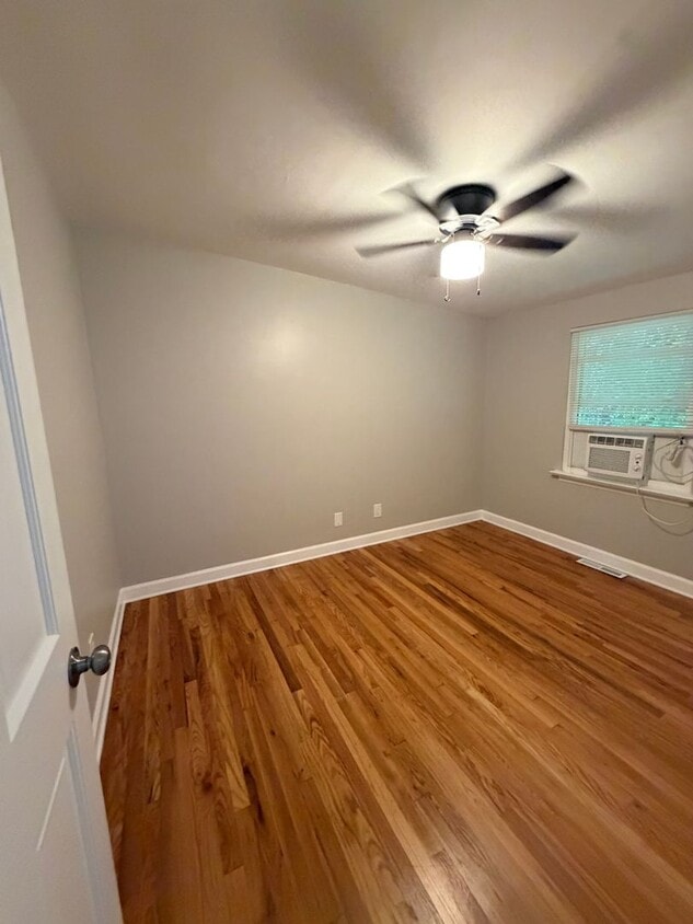 Building Photo - 3625 Glenwood Dr