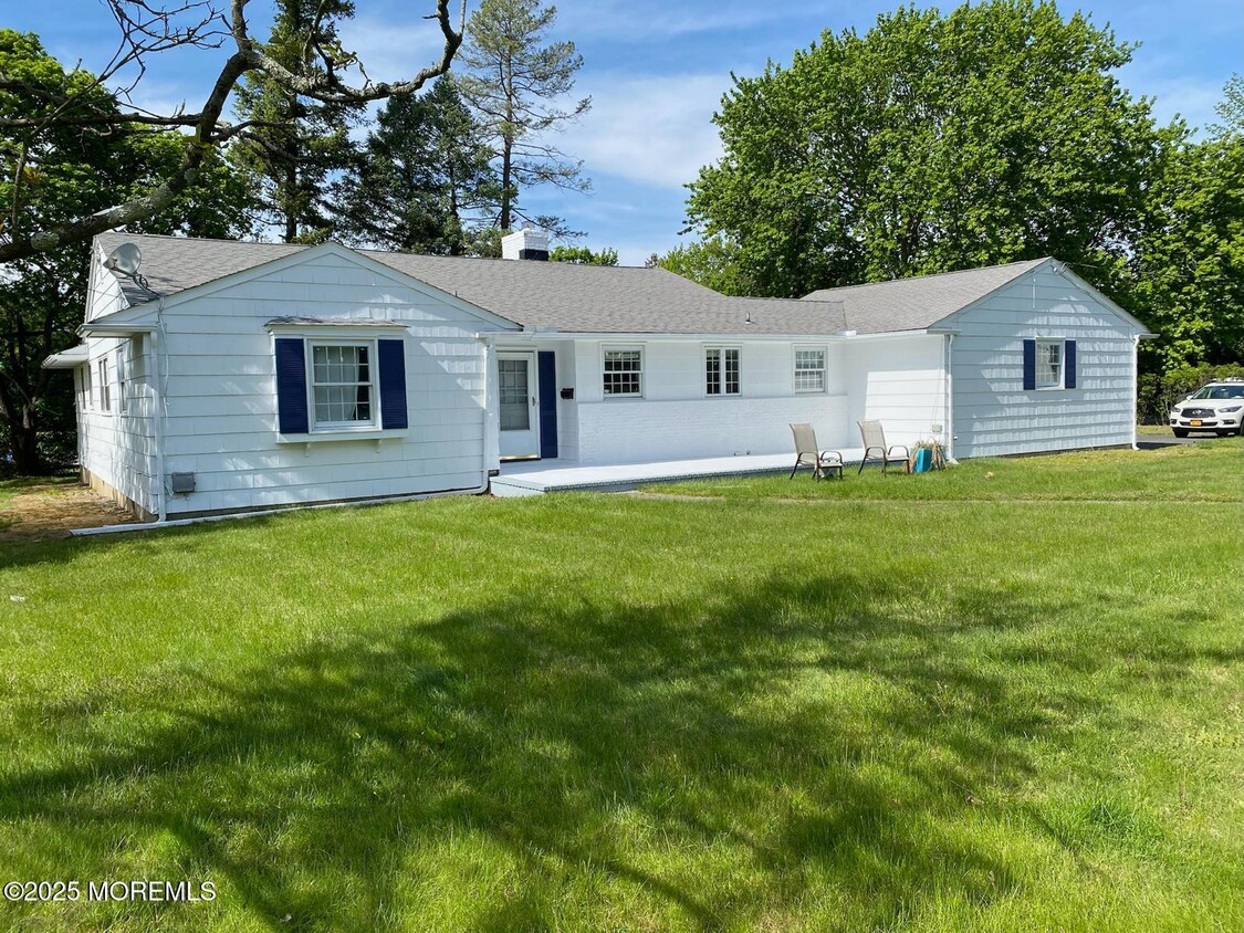 Primary Photo - 17 Palmer Ave