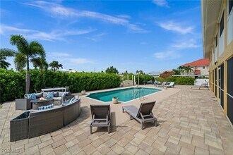 Building Photo - 5420 Chiquita Blvd S