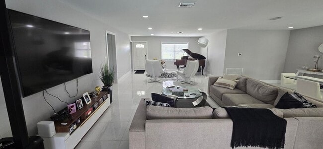 Foto del edificio - 288 NW 89th Ave